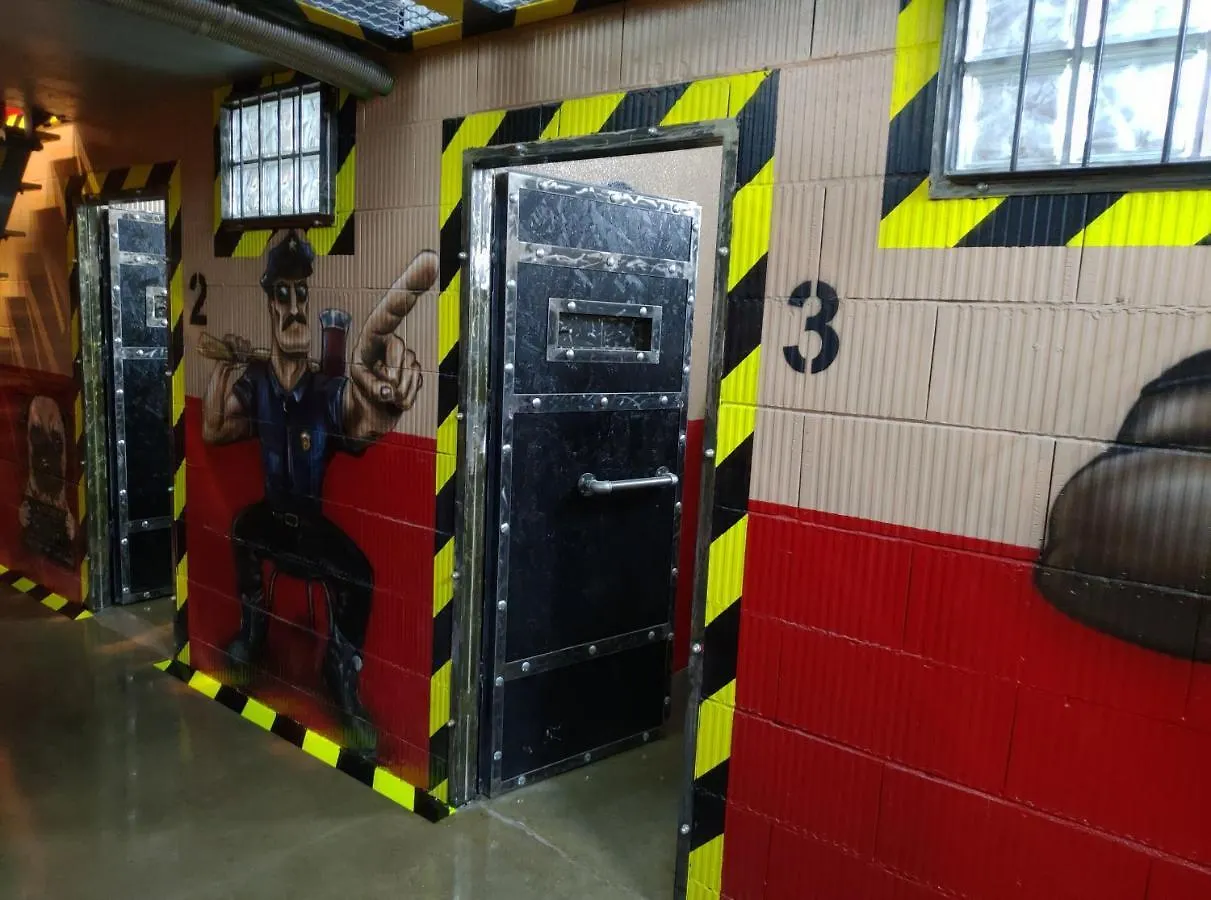 קייב Hostel Prison